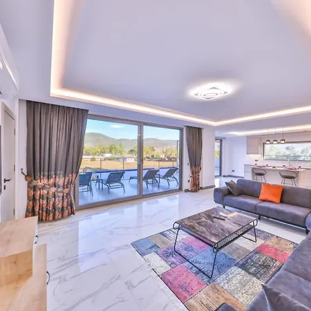 Saltanat Hotel 4*